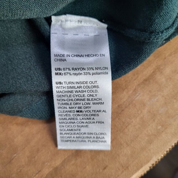 Chico's Womens SZ 3 (XL) Green Black Scrolls V Neck Pullover Sweater Art Deco - Picture 8 of 9